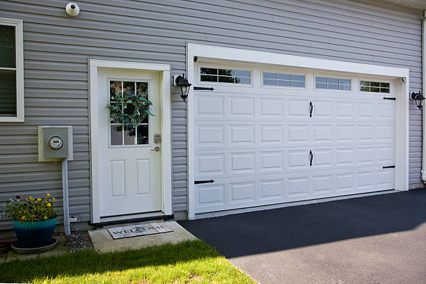 24/7 Emergency Garage Door Off Track Repair experts in New Johnsonville, TN